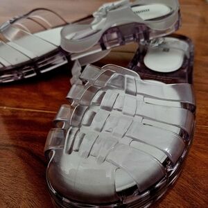 New clear jellyfisherman sandals by Melissa! Suze 10. Verrsatile,and so fun.